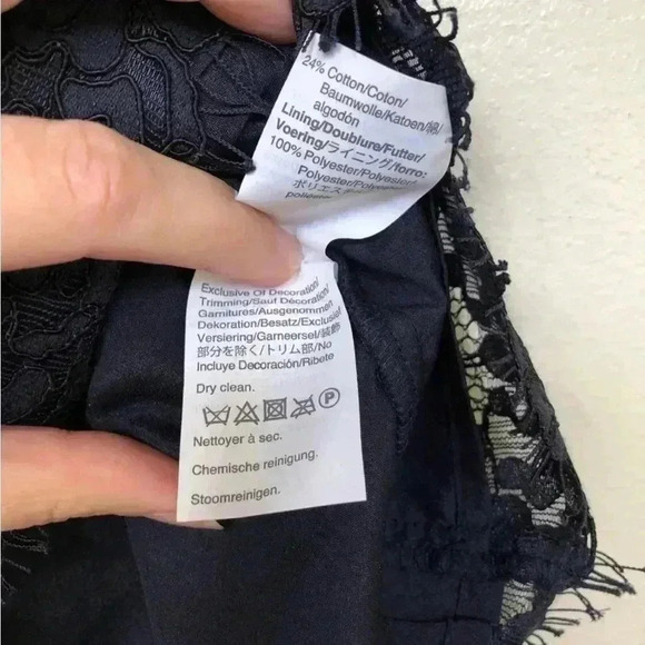 *NWT* J. Crew Women’s M Navy Blue Floral Lace Scalloped Hem Sleeveless Blouse - Picture 7 of 10